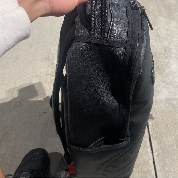 black leather sprayground backpack THAT SPLEH DLXSV DRIP SHARK BLUE CITY NYC Opening with upper flap and adjustable magnetic buckle closure STORM FADE BACKPACK